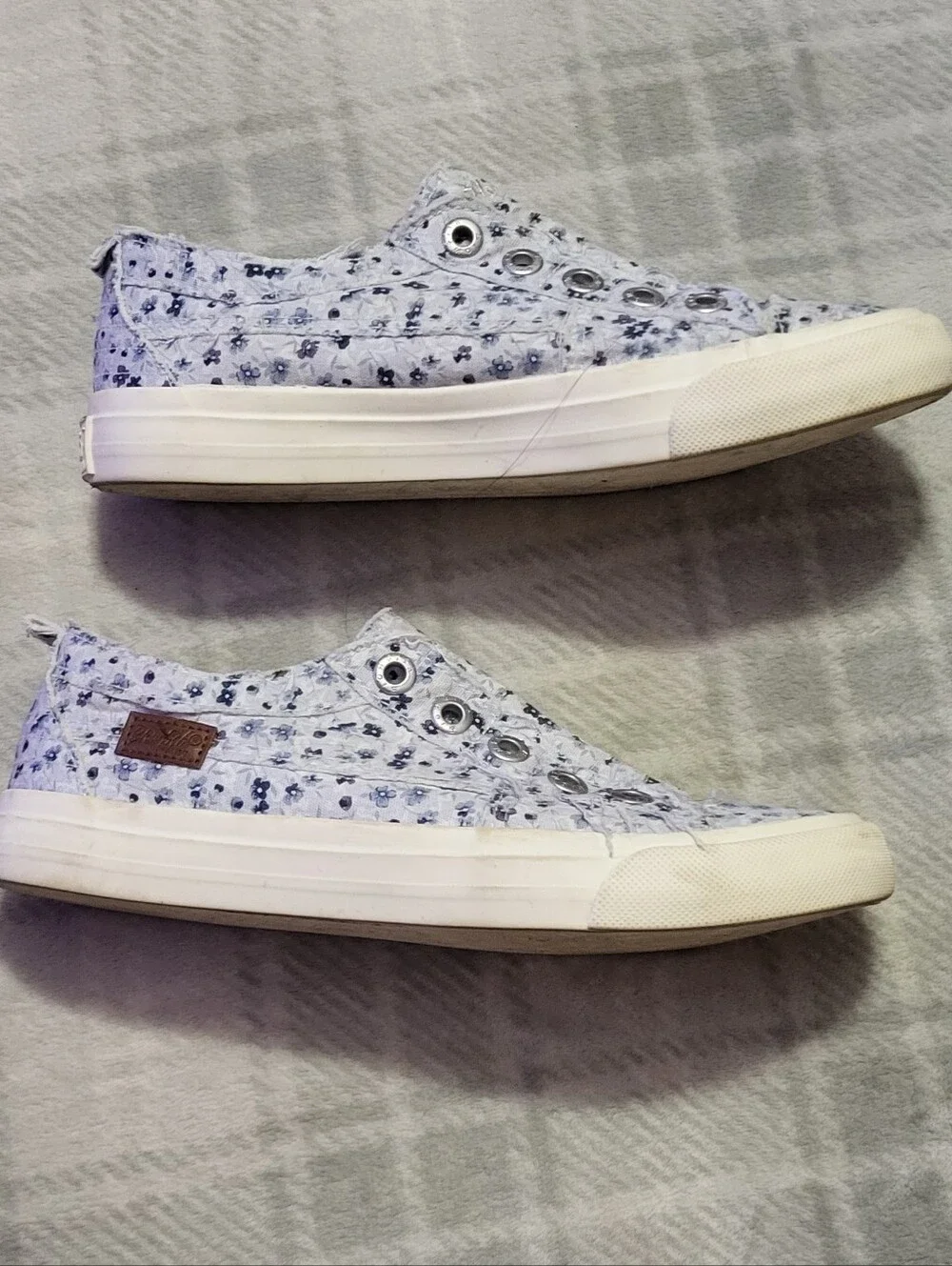 Casual Slip-On Floral Canvas Sneakers Light Blue Blowfish Malibu Size 6.5